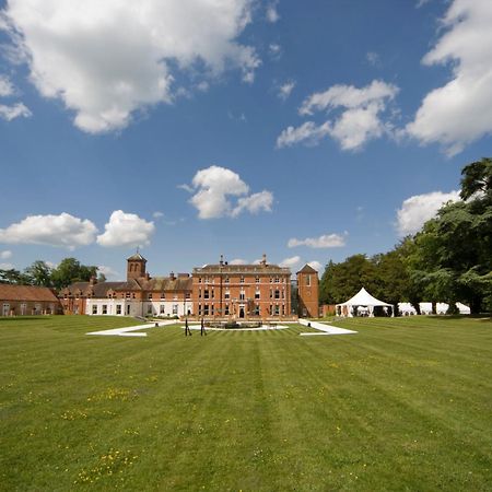 Oakley Hall Hotel Basingstoke Exterior photo