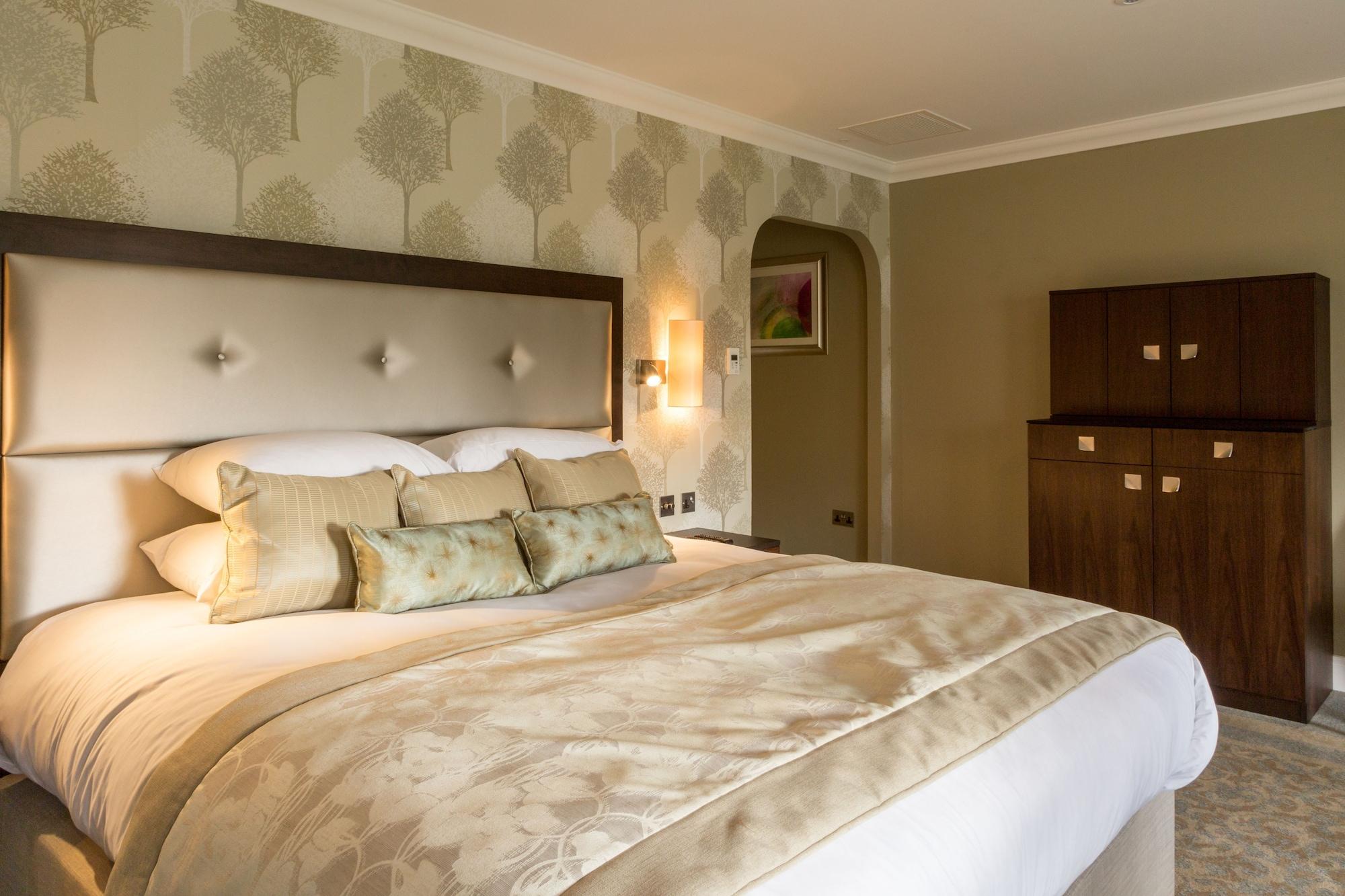 Oakley Hall Hotel Basingstoke Exterior photo