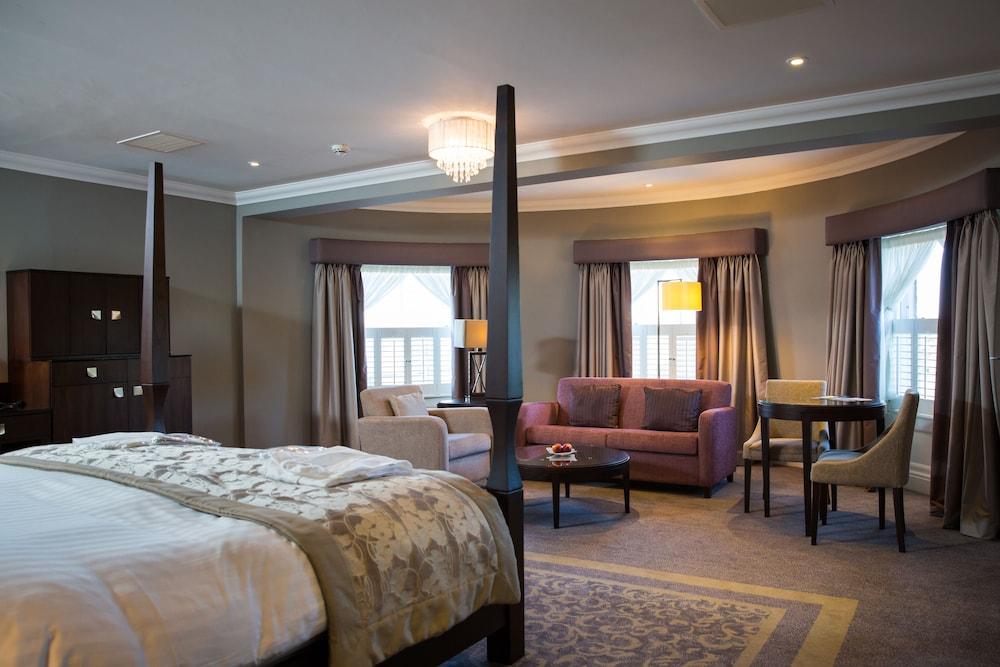 Oakley Hall Hotel Basingstoke Exterior photo