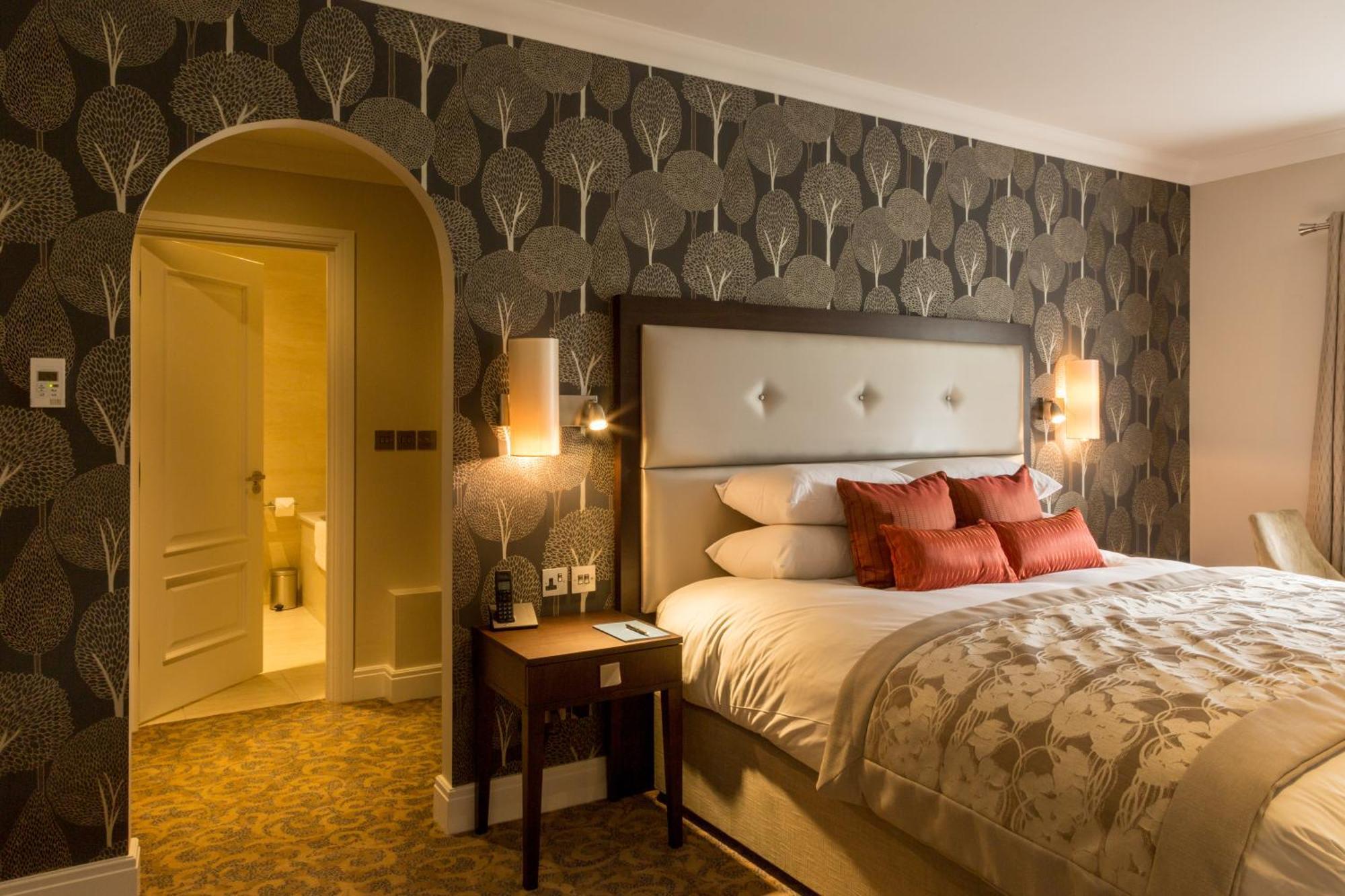 Oakley Hall Hotel Basingstoke Exterior photo