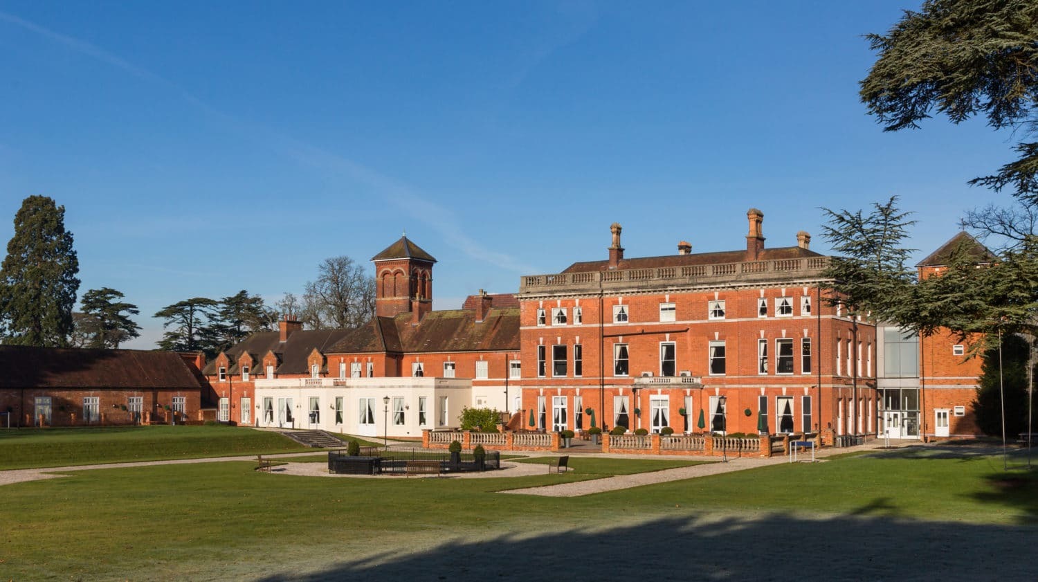 Oakley Hall Hotel Basingstoke Exterior photo