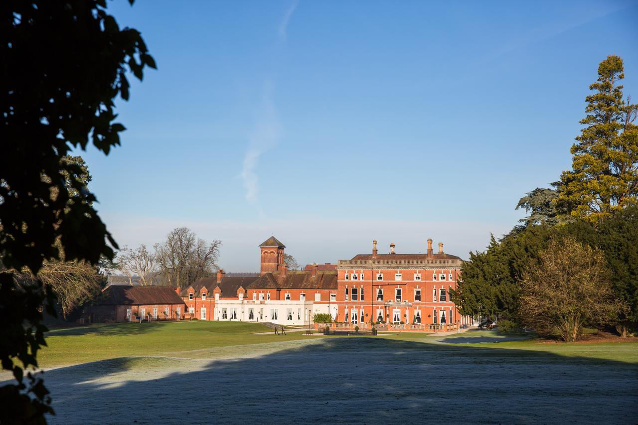 Oakley Hall Hotel Basingstoke Exterior photo